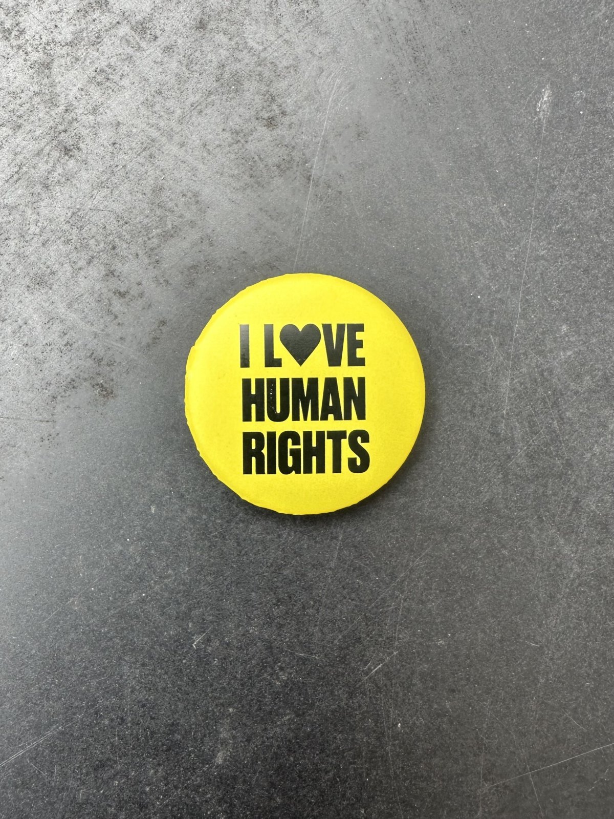 I ♥ Human Rights - MERCHANDISE - Amnesty International